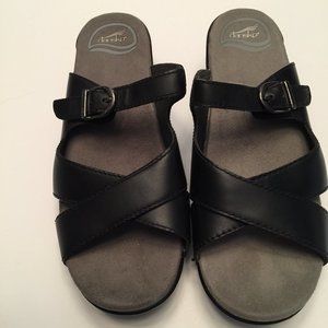 LAST CHANCE! DONATING 6/13/22 Dansko Black Leather Wedge Sandal 38 7.5
